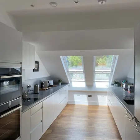 Springfield Court 12 * Harrogate